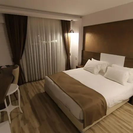 ホテル Yalim Garden Park ウシャク